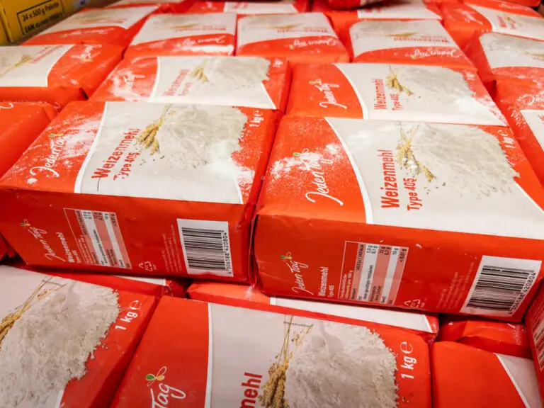 Mehl im Supermarkt als häufige Quelle von Lebensmittelmotten